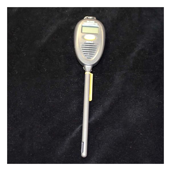 white thermometer with 3/8-inch tall numerals on an LCD screen